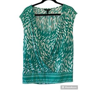 BCBGMAXAZRIA Green White Print 2in1 Look Sleeveless Shirt Top Womens sz Large
